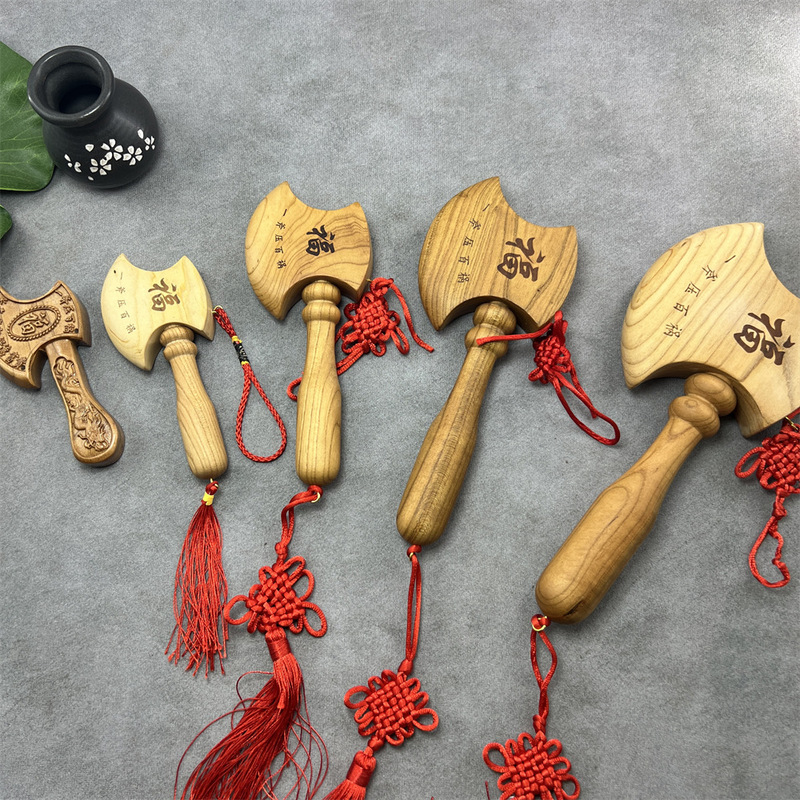 桃木の斧のメーカーは両面の福の字の観光地区の屋台の工芸品の文を卸売りして置物の家庭の客間のペンダントを遊びます。|undefined