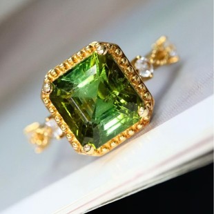 Fubei Diamond Jewelry 18K Gold Set with Mint Green Tourmaline Ring, Simple Style, Gold Weight 2.124 Grams, 3.63 Carats