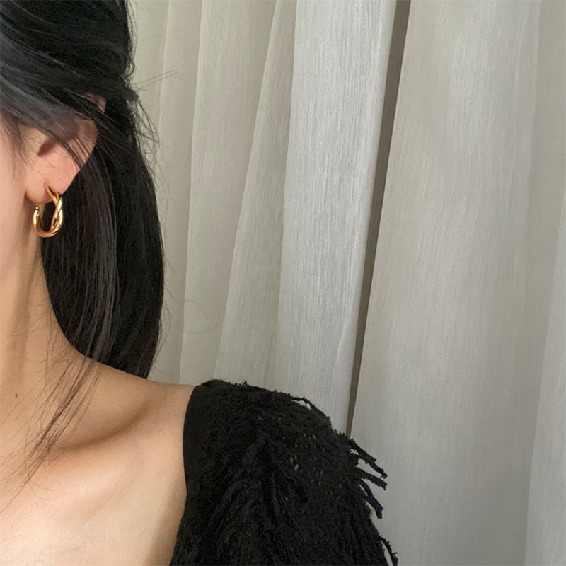 Versione coreana Anello con spirale antizanzara con impasto fritto, clip per orecchie da donna, stile 2023, orecchini di alta qualità_voghion.com