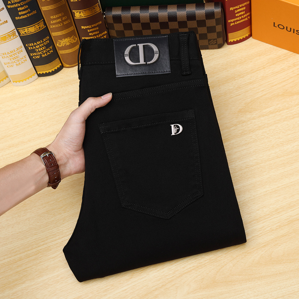Hong Kong High-End Black Jeans for Men, 2025 Spring and Autumn Style, Slim Fit, Tapered, European Style, Trendy Brand, Casual Stretchy Long Pants Hong Kong High-End Black Jeans for Men, 2025 Spring and Autumn Style, Slim Fit, Tapered, European Style, Trendy Brand, Casual Stretchy Long Pants
