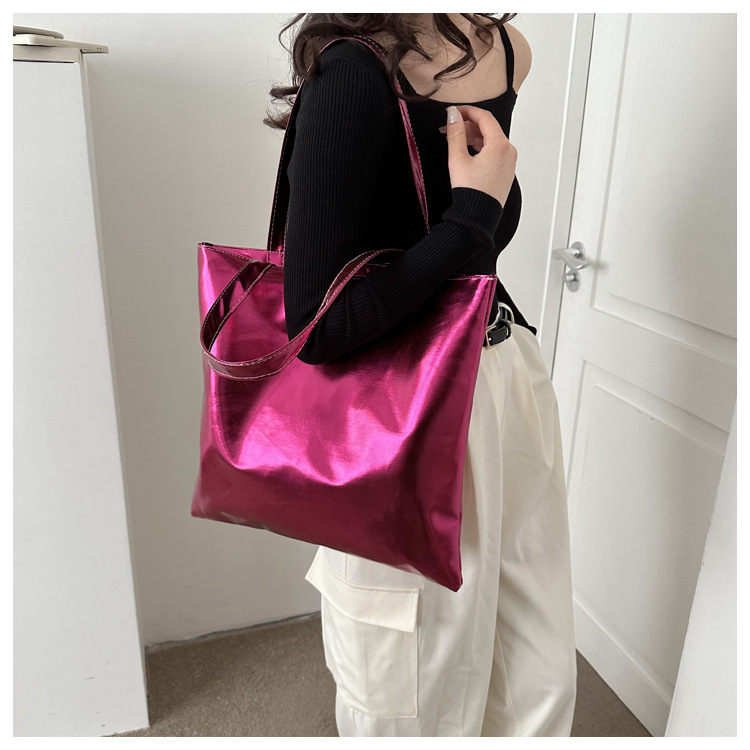 Women's Large Pu Leather Solid Color Streetwear Square Zipper Shoulder Bag Handbag Tote Bag display picture 1