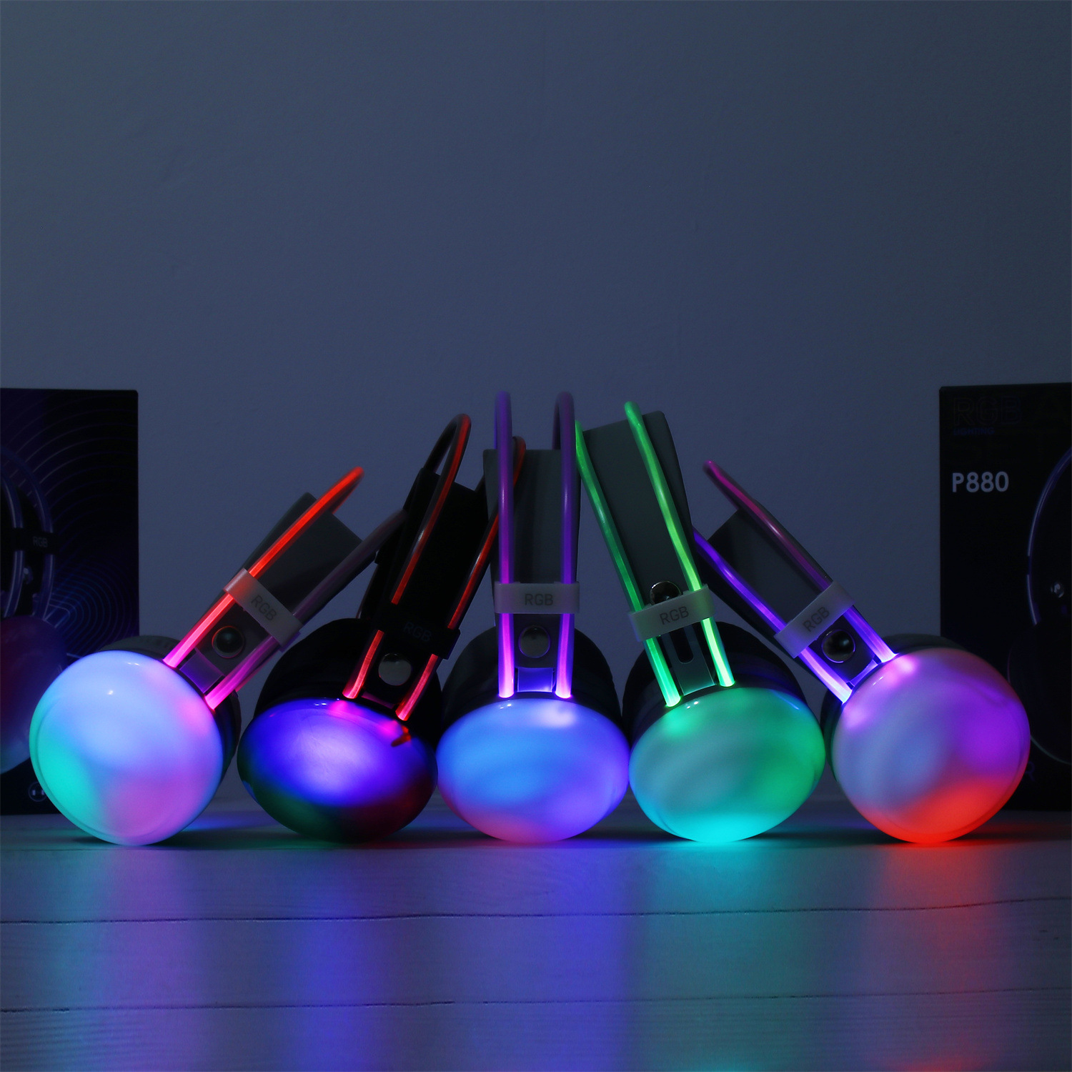 Nuevo auricular Bluetooth montado en la cabeza transfronterizo, auricular inalámbrico RGB luminoso de graves pesados, duración de la batería ultralarga y reducción de ruido