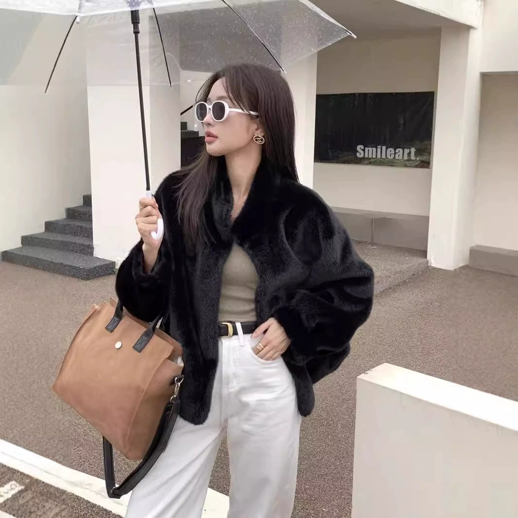 Зимний экологический молодой меховый пиджак женственности