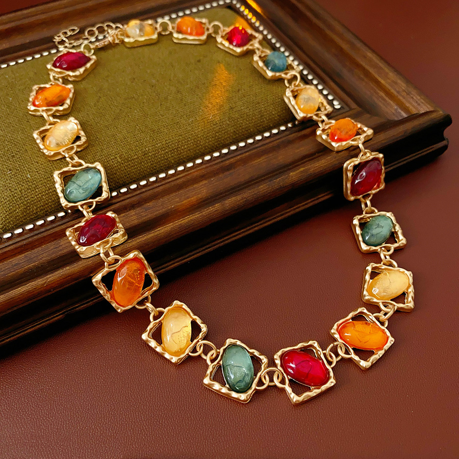 Medieval conjunto de joyería vintage aguja de plata color cuadrado bordado pendientes ligero lujo alto sentido retro collar mujer