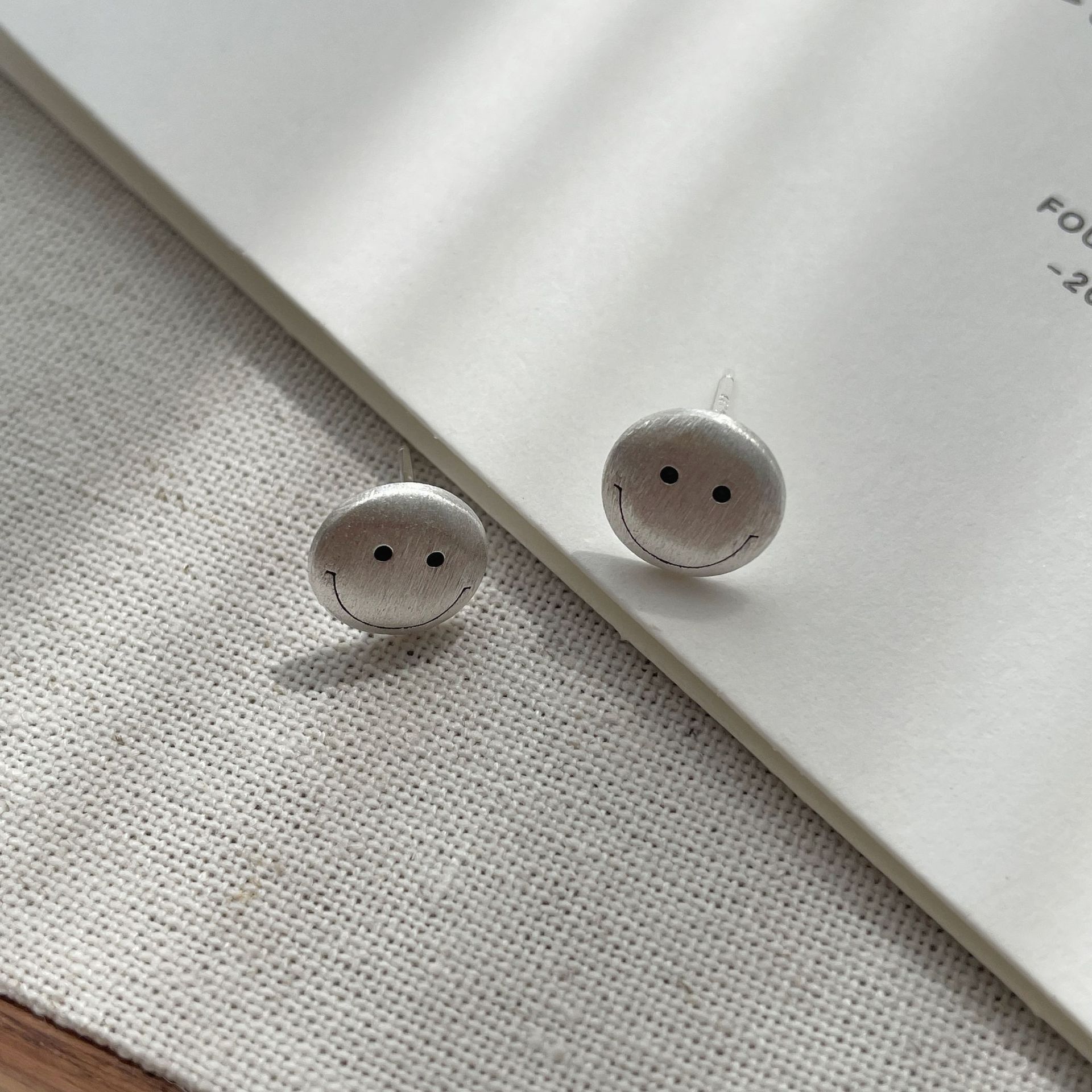 1 Pair Simple Style Smiley Face Enamel Sterling Silver Ear Studs display picture 3