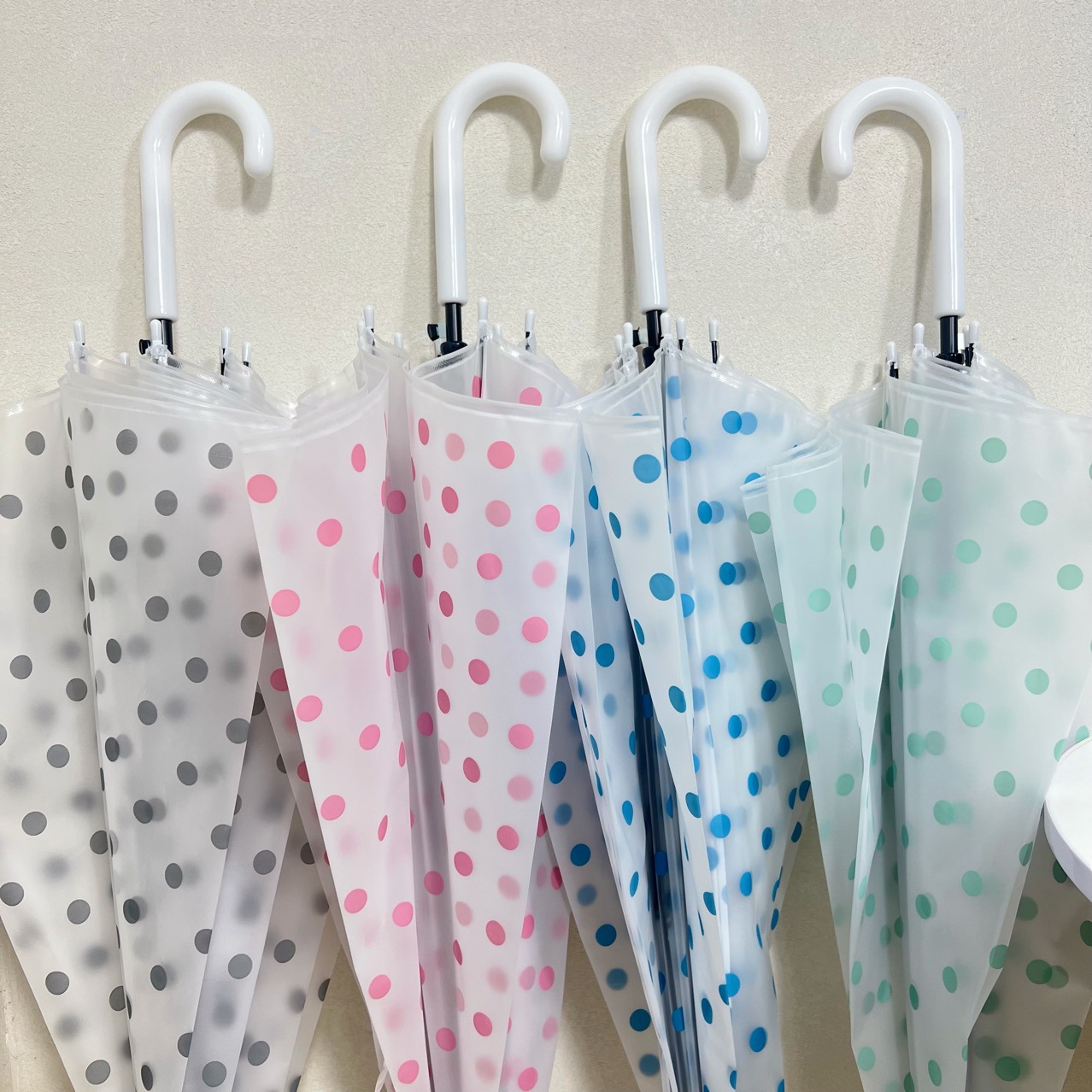 出口韩国圆点磨砂透明雨伞波点自动伞弯柄创意直杆长柄伞