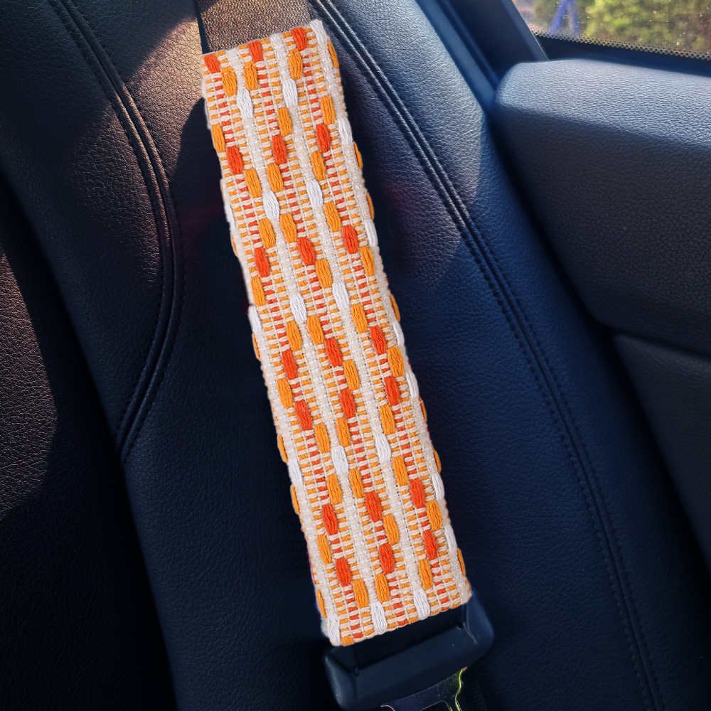 Car Seat Belt Shoulder Cover, Cute and High-End Female Car Decorative Protective Cover, Anti-Stranglehold Car Interior Accessories