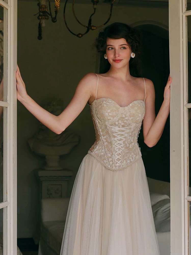 Blanca luna tejido sueños 2025ss primavera francesa pura sexy encaje retro romántico encaje malla busto de hueso de pescado
