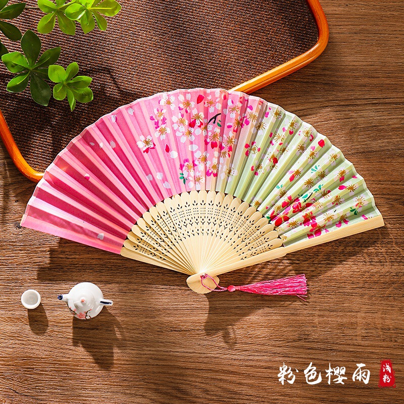 中国風扇子古風扇子漢服女性チャイナドレスダンスダンス児童学生は夏に折り畳み扇子を持ち歩いている|undefined
