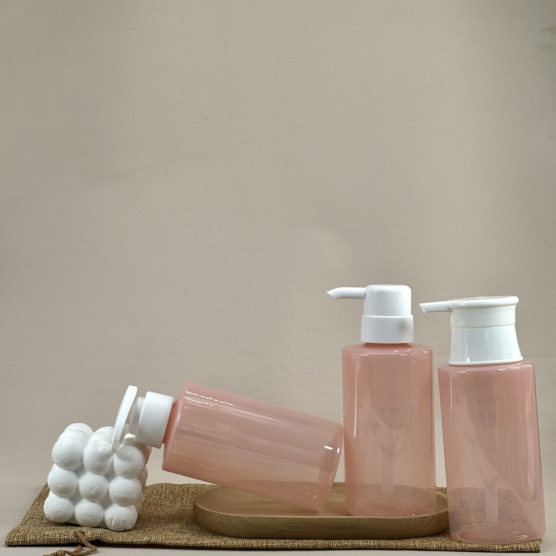 现货供应按压卸妆水卸妆油瓶子pet300ml塑料化妆品洁颜瓶透粉色