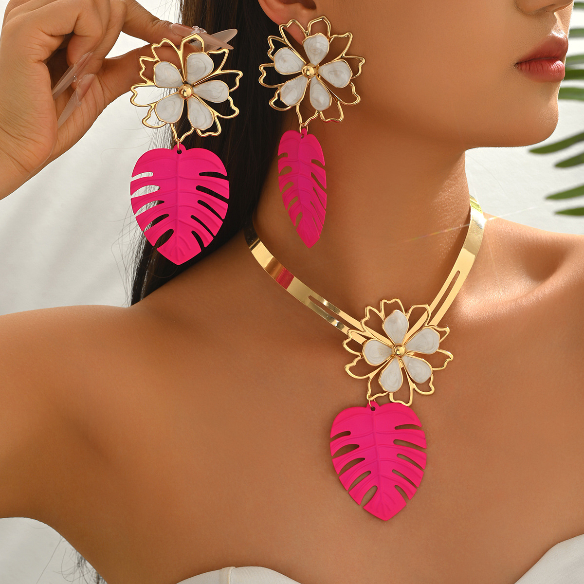 European and American cross-border jewelry set for women, featuring unique and exaggerated metal leaf design earrings, versatile and sophisticated flower necklace.