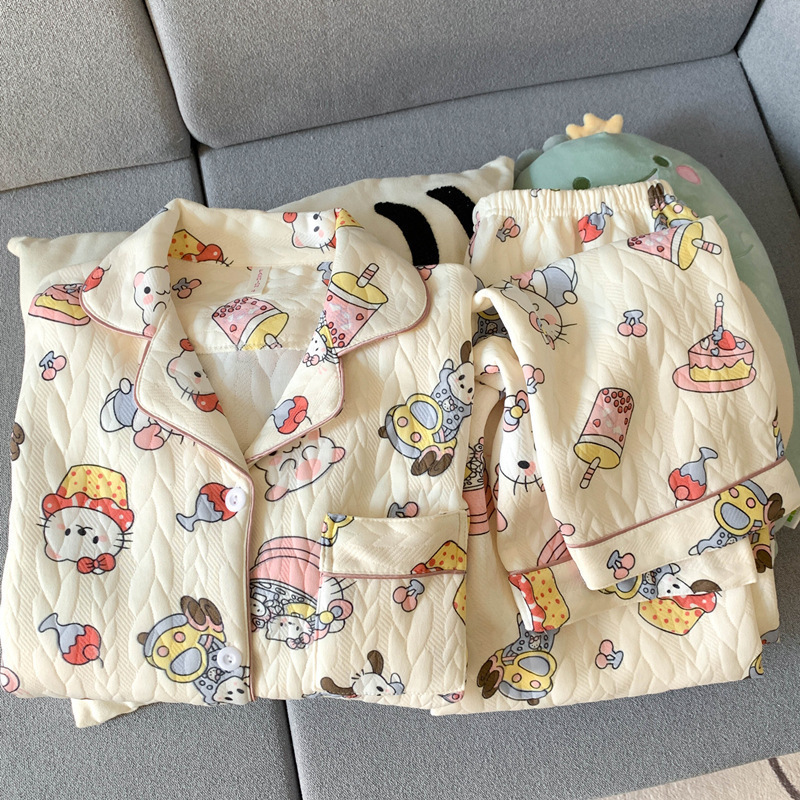 Lápices japoneses pequeños nuevos pijamas de algodón de aire primavera / otoño / invierno mezclado lindo cálido dibujos animados conjunto de ropa para el hogar