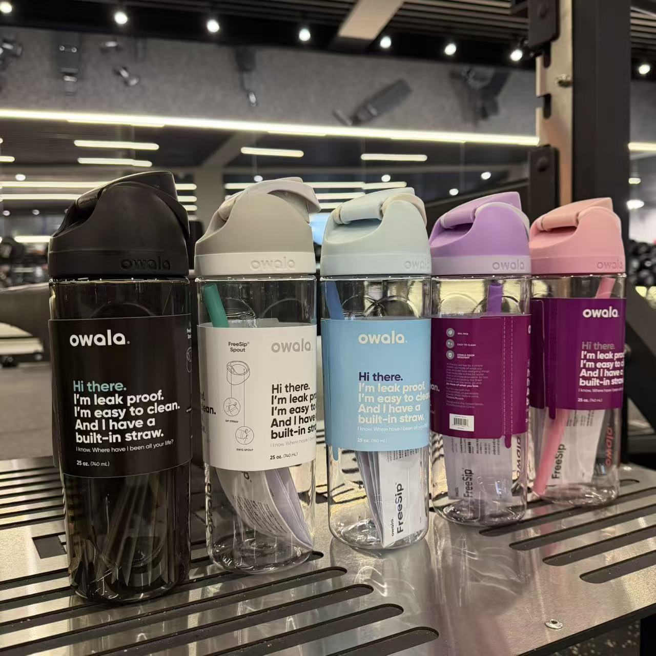 Tritan plastik qapaqlı stəkan, samanlı və daşınması asan
