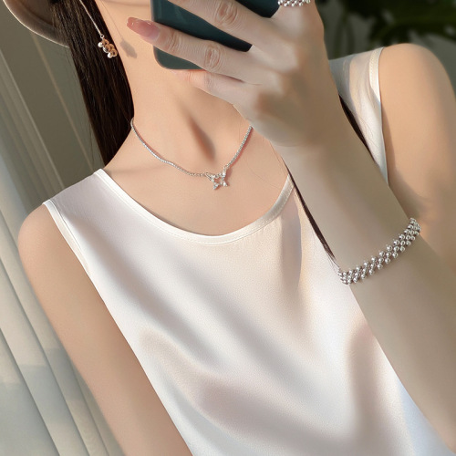 Silk camisole top for women, underpinned with a suit, featuring an acetate loose satin surface, summer mulberry silk base layer shirt, black.