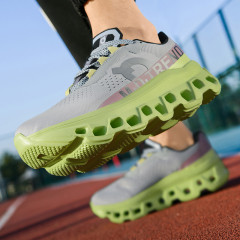 夏の飛織靴のネットの通気の緩い振動のランニング靴の男性の靴の運動のファッションの靴の百合のお父さんの靴のファッションのファッションのファッションの靴の男性