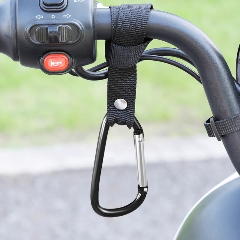 電動車は穴を開けないで強力にオートバイの専用万能フックの前に通用する多機能ヘルメットのフックを掛けます。|undefined