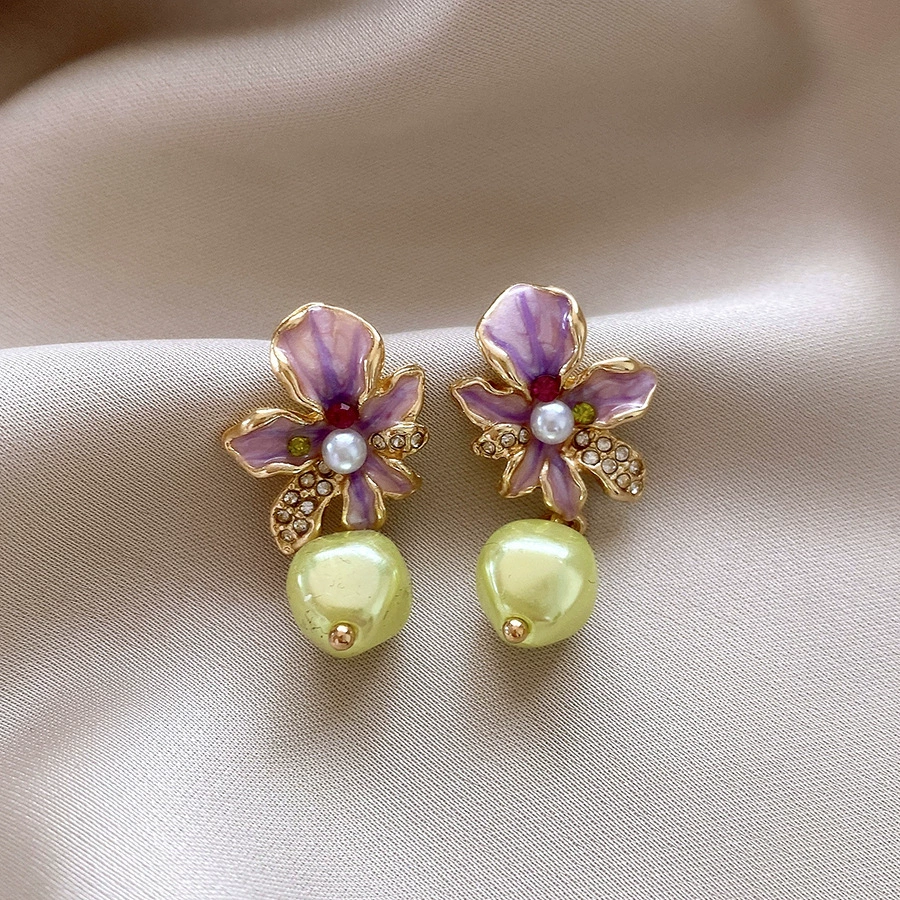 Серебряная игла, бренд маленький дизайн серьги, цветочные, яркий запоминающийся стиль, тренд сезона, опт
