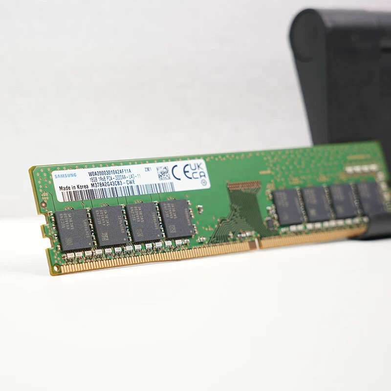 Планка оперативной памяти 16GB DDR4 3200 частота