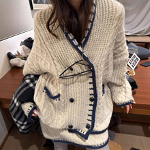 杭州意法灰色V领撞色小翻领绞花针织开衫女秋冬新款显瘦毛衣外套