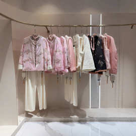 稣姗王妃品牌折扣女装尾款清货衣服撤柜清仓新中式杂款包厂家批发