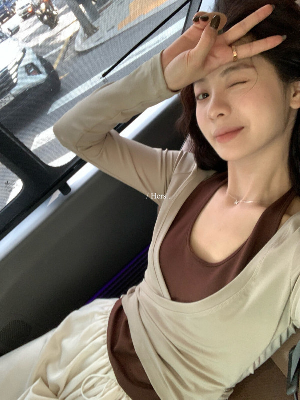 Hers一勺甜2025秋季简约复古假两件设计感撞色绑带长袖T恤女92171|undefined