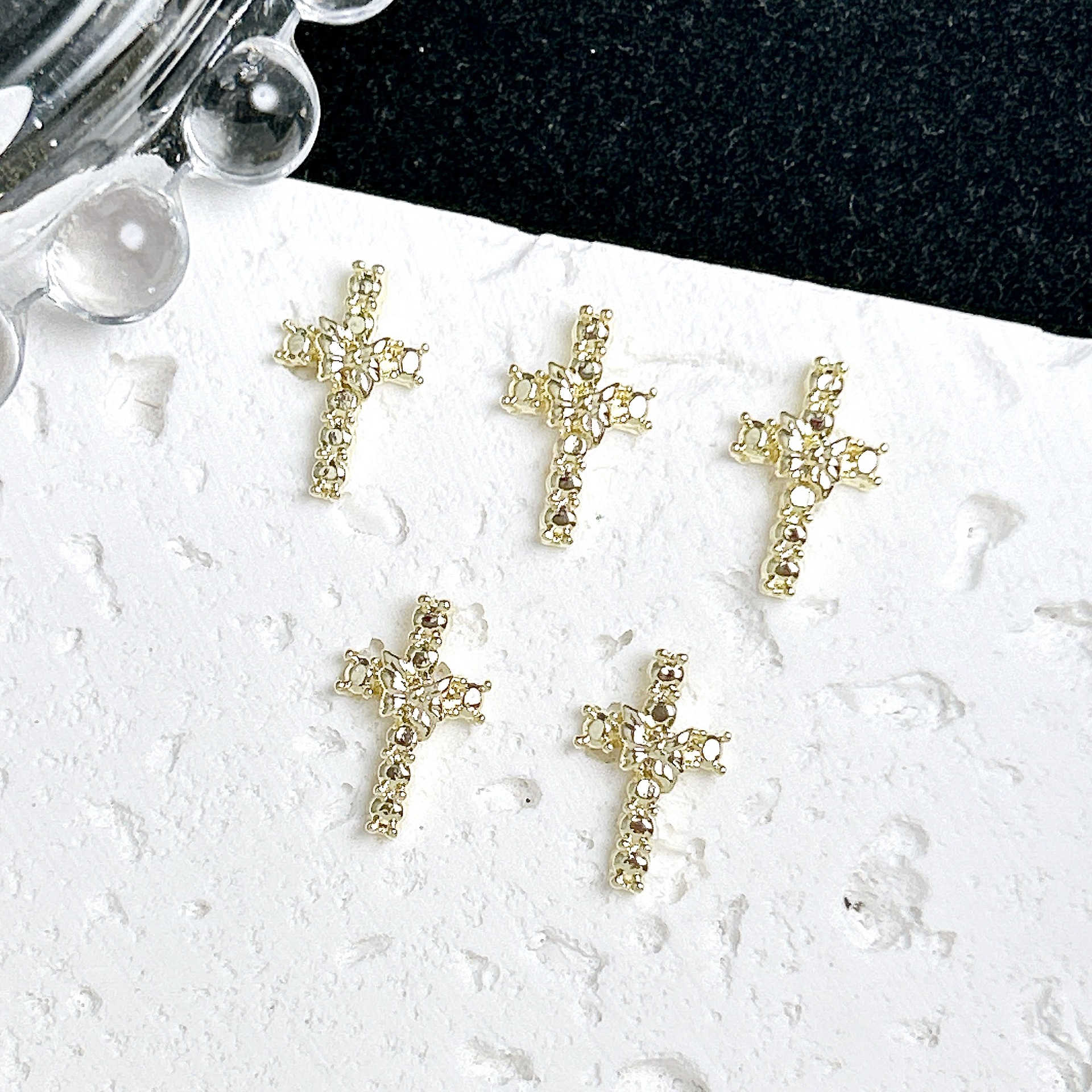 Ventas transfronterizas de joyas de manicuría cruces oro y plata super brillante diamante completo retro punk cruces joyas accesorios diy