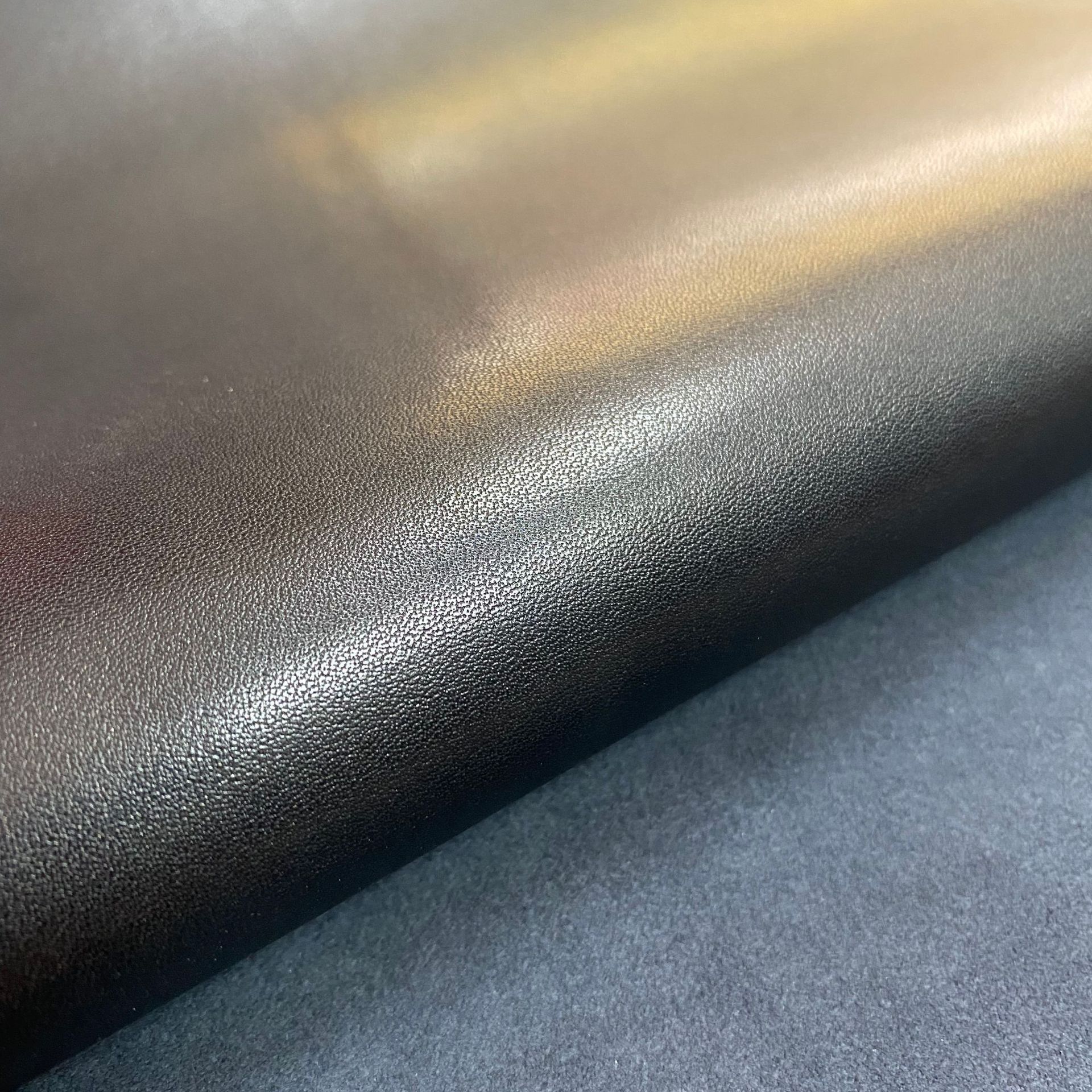 厂家直供牛皮纳帕纹，二层超纤贴皮，箱包皮鞋皮料，优质皮革原料