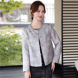 羽绒服;连衣裙;时尚休闲套装