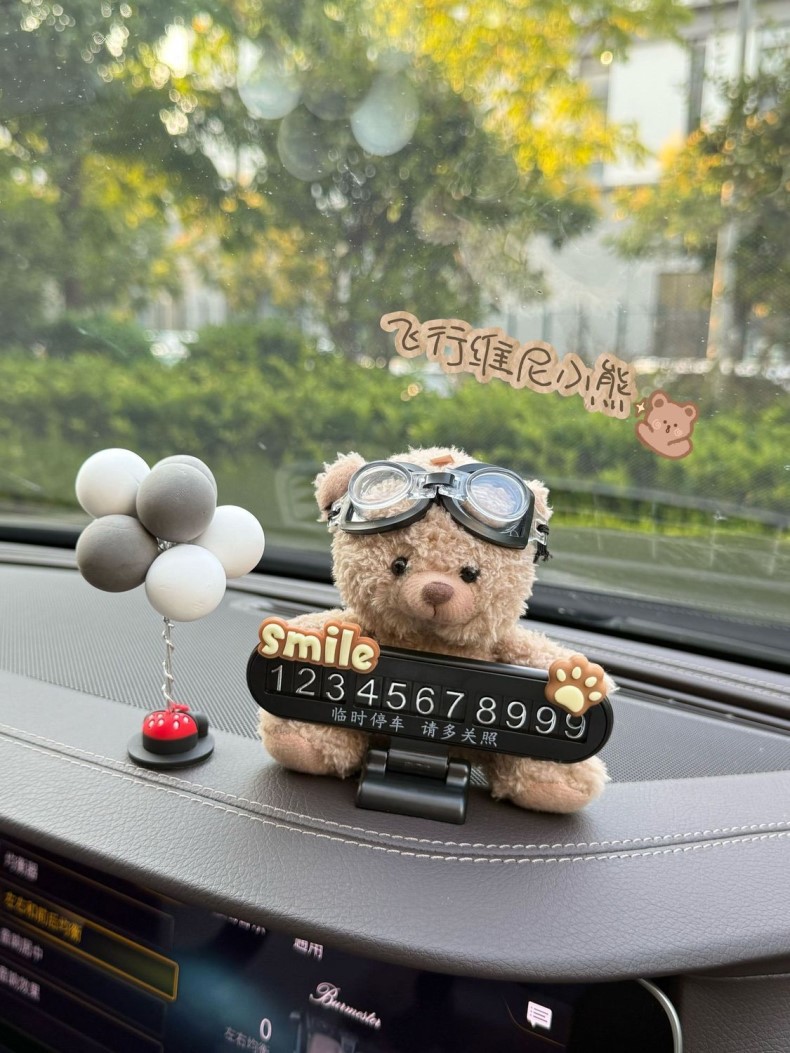 New Cartoon Hot-Selling Car Dashboard Decorations, Cute and Adorable Internet Celebrity Bear Temporary Parking Sign, Car Number Plate
