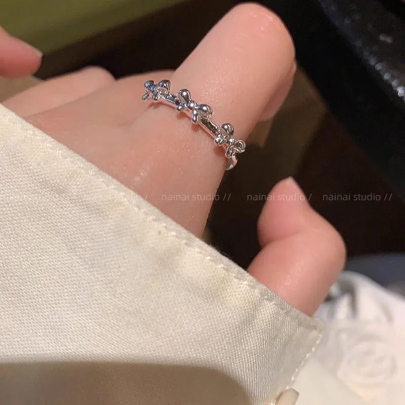 Ballet Bowknot ~ Silberner minimalistischer Ring im koreanischen Stil, exquisites Nischendesign für den Zeigefinger, einzigartiger Ring für Damen_voghion.com