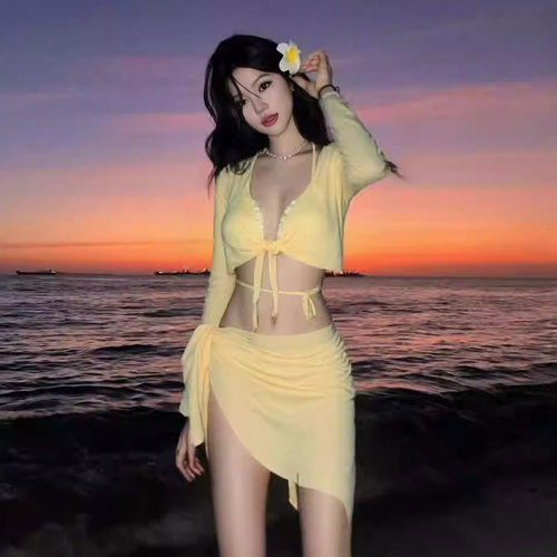2025 new swimsuit women's four-piece set split long-sleeved sun protection holiday seaside yellow pure desire bikini