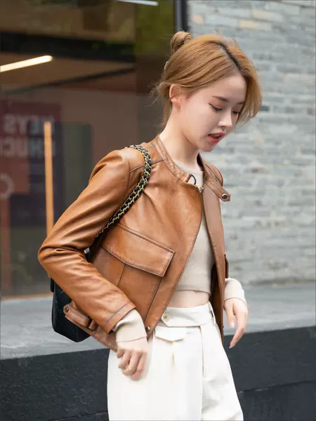 Champagne color