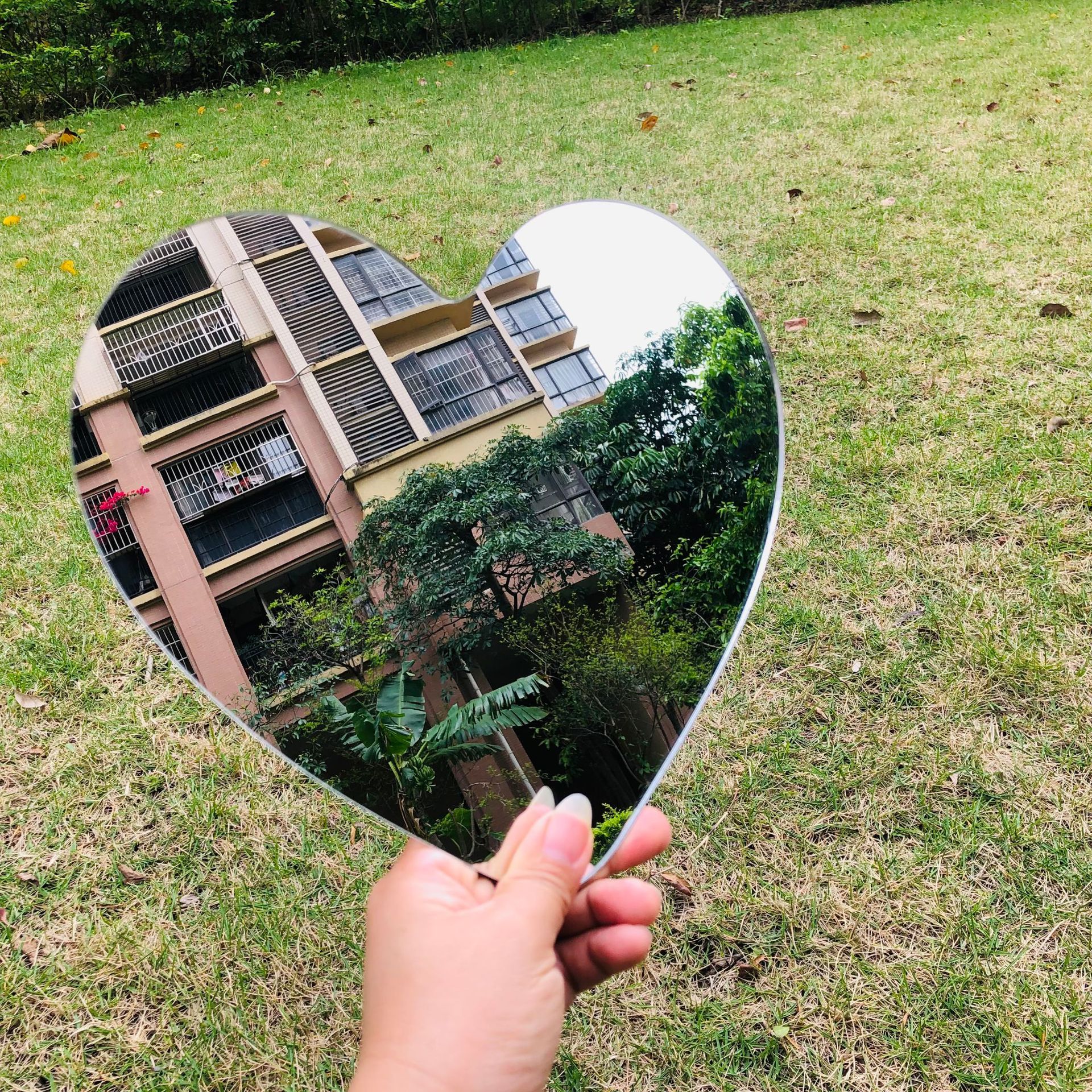 现货桃心形小镜子切割 异形镜片加工 不同形状尺寸裁切工厂直供