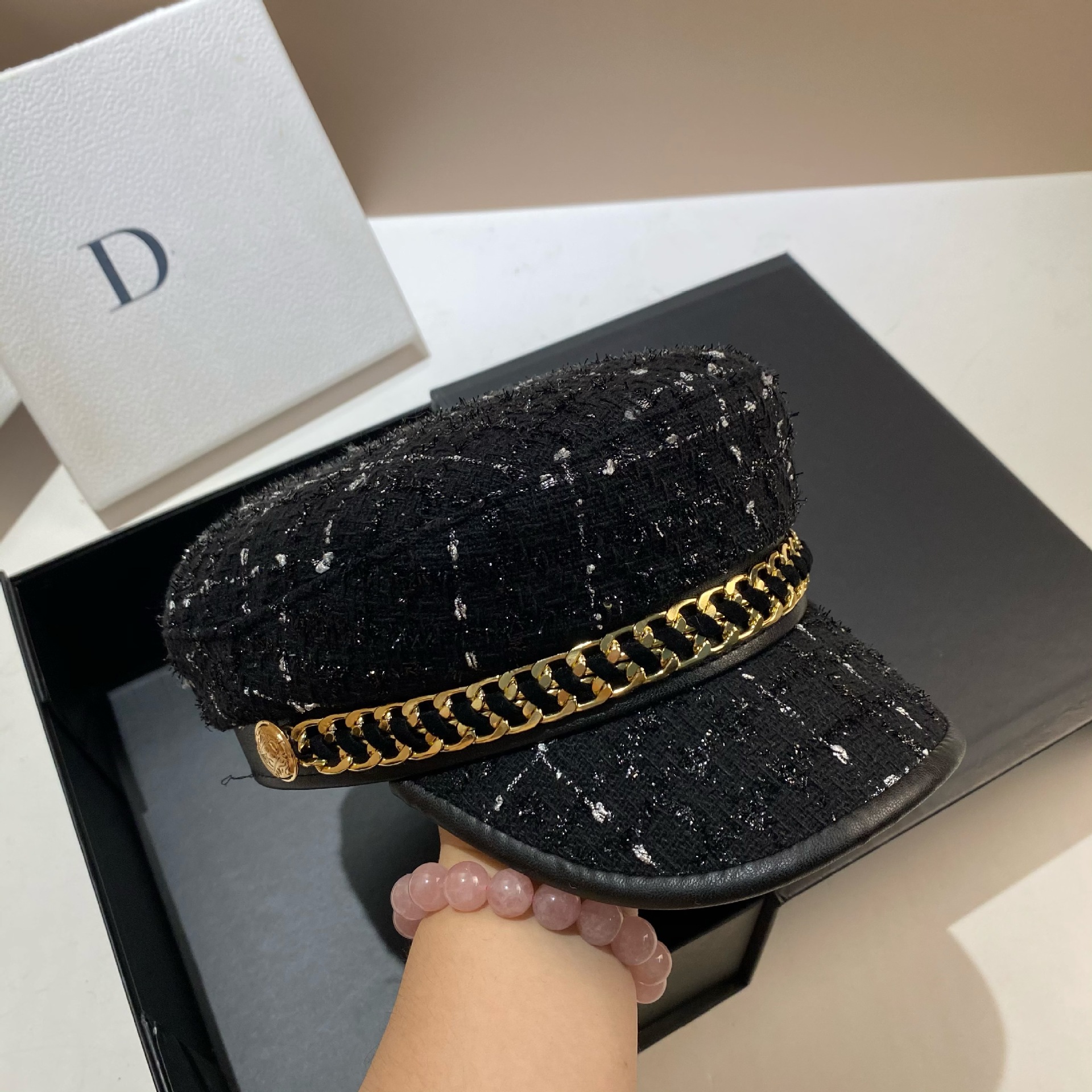 Xiaoxiangfeng Metallkette Marine Herbst und Winter glänzende Seide dicke Wolle vielseitige schwarze Zeitungsjungenmütze modische Unisex_voghion.com