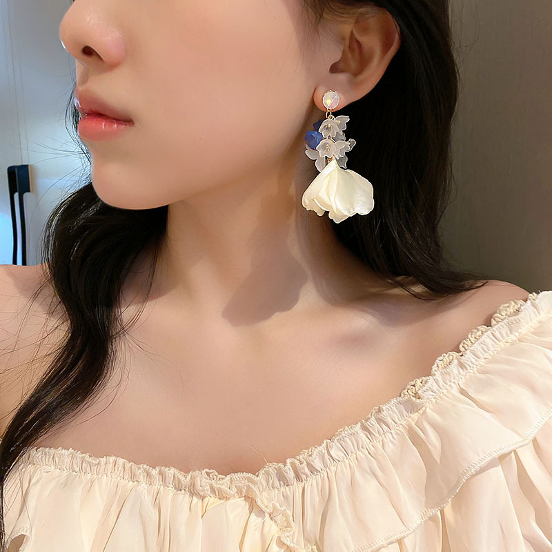 Fashion Crystal Acrylic Flannel Flower Earrings Wholesale Nihaojewelry display picture 8