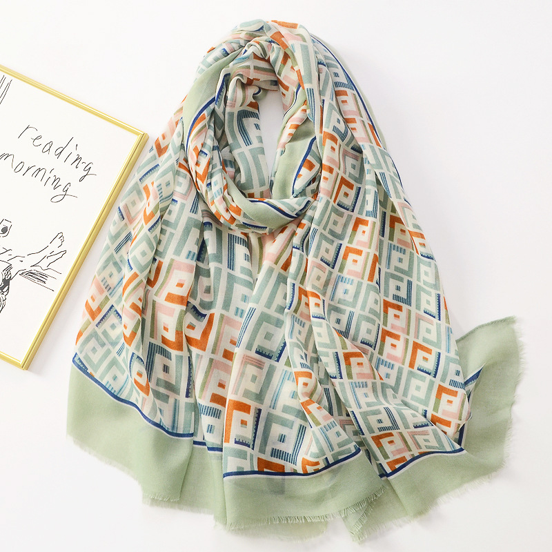 2022 nueva moda todo partido impresión carta bufanda grande algodón y lino sensación bufanda viaje protector solar chal Toalla de playa