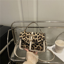 �߼��а���Ů2025�＾�¿�ͨ��Ҹ�°��r�к��sС���OӋ�μ�б���