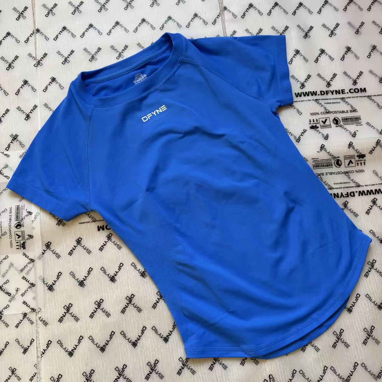 Aliexpress nuevo DFYNE mangas cortas mate nylon alta elástica cuerpo apretado sin bordas de acondicionamiento deportivo T mangas cortas