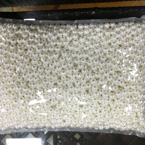 White accessory pearl