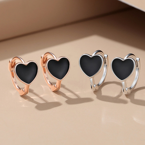 Chinese Valentine's Day gift black love ear button for women S925 silver Korean version sweet and cool heart-shaped earrings for women high-end earrings