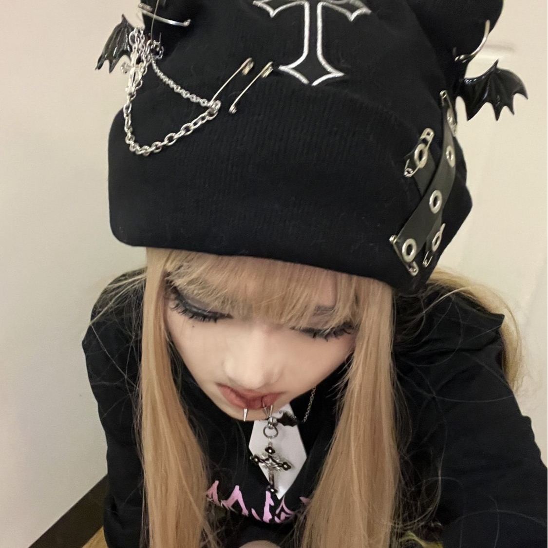 Subcultura punk original sombrero de orejas de gato cadena cruzada sombrero de lana de otoño y invierno caliente sombrero de orejas de gato abi