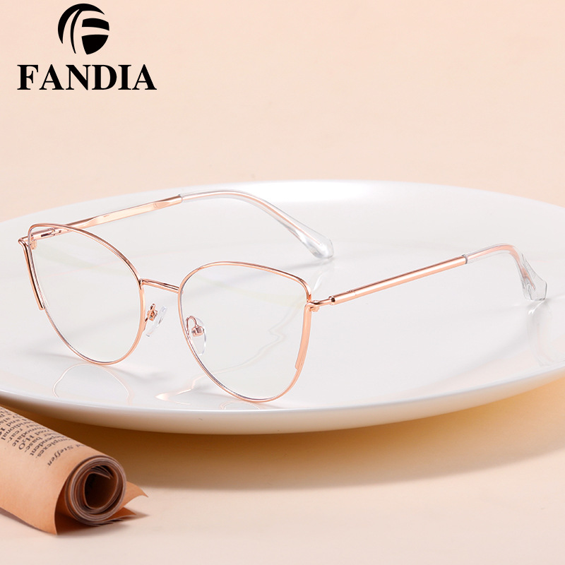 81070 gafas de luz anti-azul de las nuevas mujeres de moda se pueden equipar con gafas de miopía gafas de luz anti-azul de metal Retro