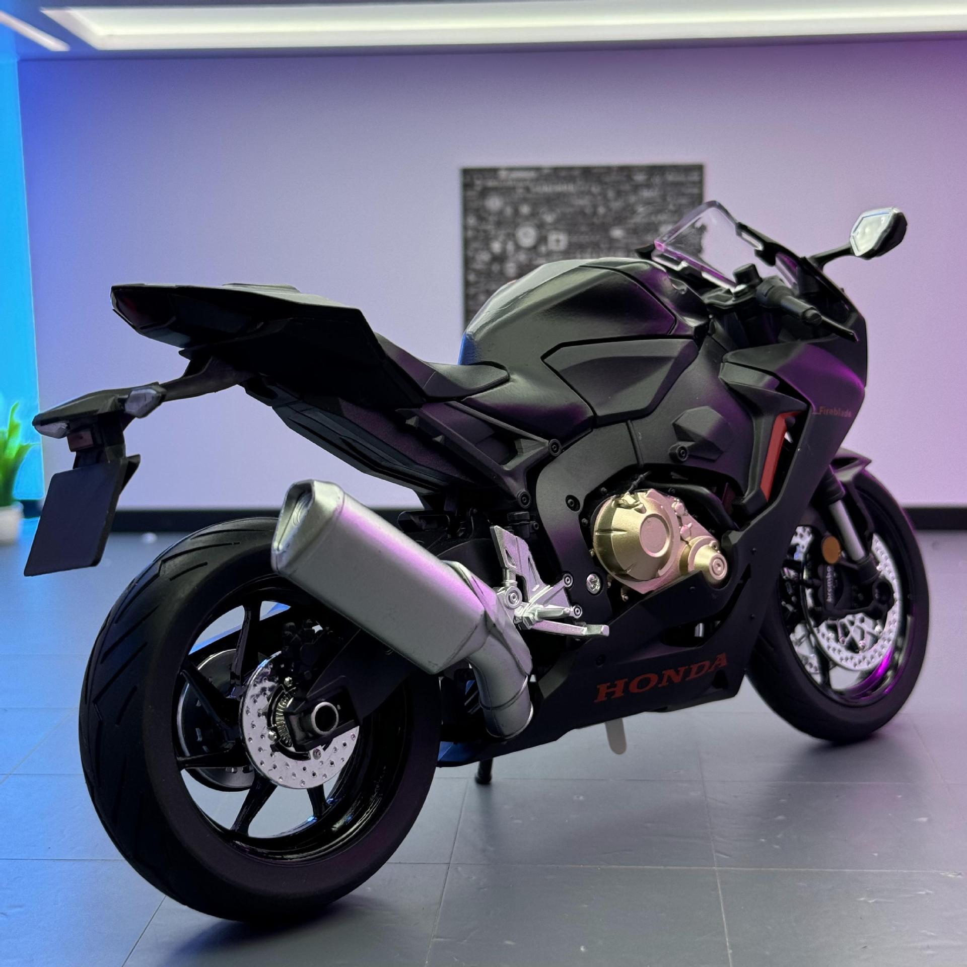 Modelo de coche Huayi 1:9 Genuino Honda CBR1000 aleación motocicleta deslizamiento coche de juguete con modelo de luz