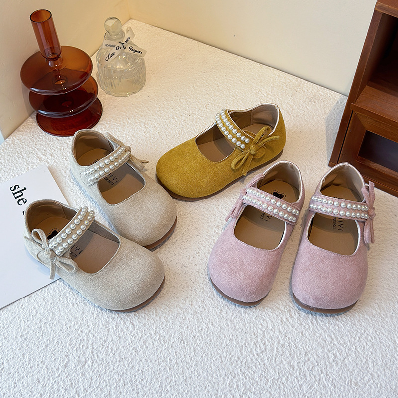 Zapatos de cuero para niñas 2026 primavera y otoño nuevos zapatos infantiles de arco de perla princesa zapatos de suela suave para niños pequeños zapatos Mary Jane