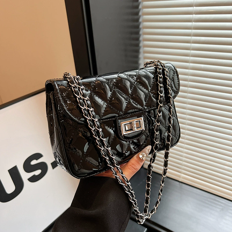 One-shoulder bag with diamond pattern, Korean style, Chanel style