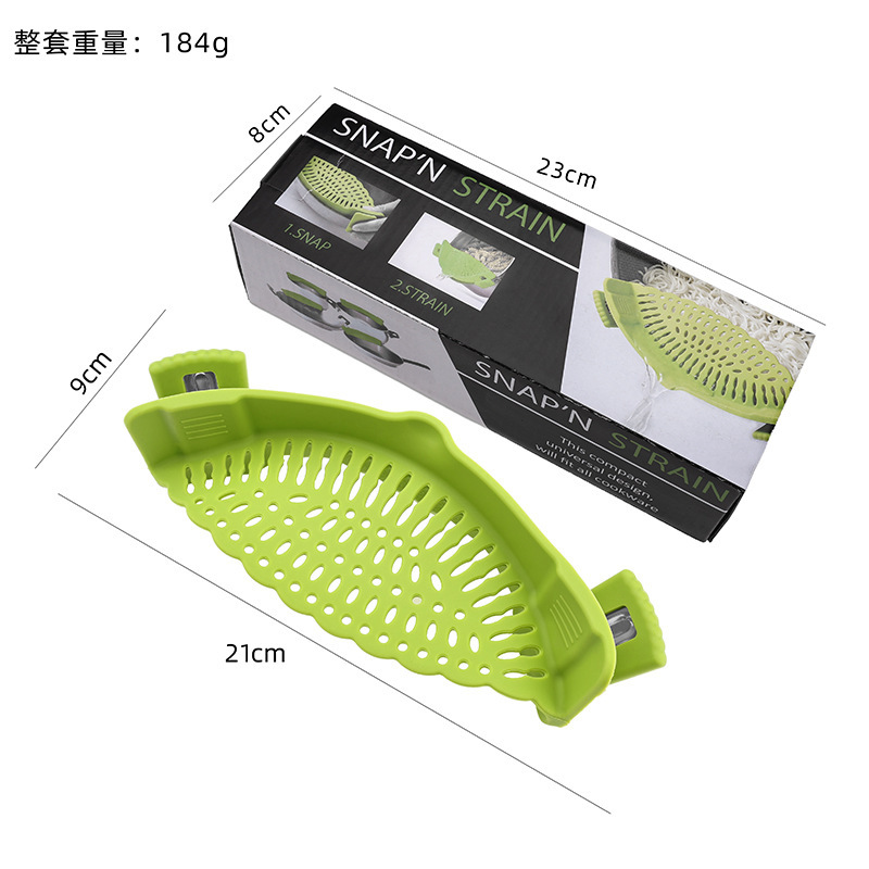 鍋のそばのシリカゲルの水たまりの青い台所の神器のフィルターの板の麺の果物と野菜の米の水の家庭用のフィルター|undefined