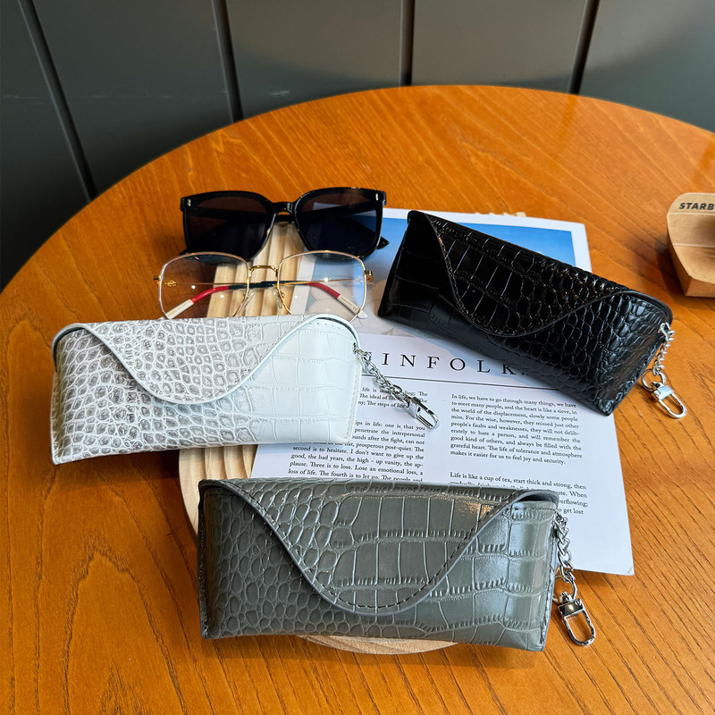 Genuine Leather Crocodile Pattern Sunglasses Case, Anti-Pressure, High-End, Men's and Women's Myopia Glasses Cosmetics Bag, Fashionable Glasses Bag, Hanging Bag