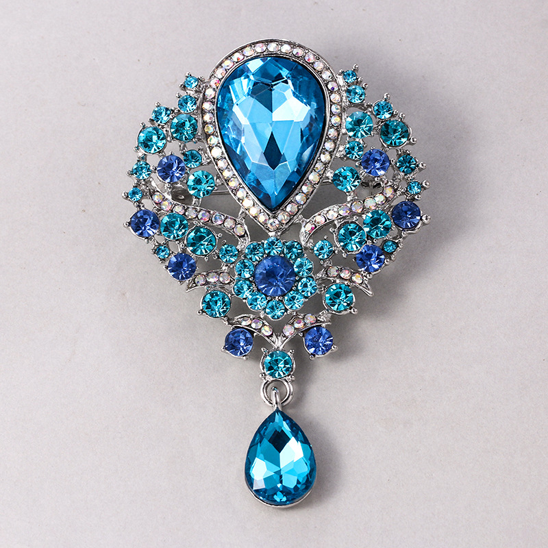 Broche en cristal de luxe européenne et américaine pour femme, broche florale à porter à la main pour décoration de mariage, assortie_voghion.com