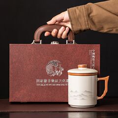 マグカップギフトボックスセット青と白のル窯ティーカップセラミック蓋付きギフト蓋付き年次総会記念品カスタムロゴ