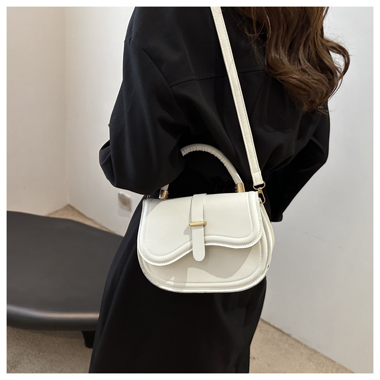 Einfache lässige 2024 neue modische und stilvolle einzelne Schulter Crossbody koreanische Version vielseitige kleine quadratische Tasche für_voghion.com